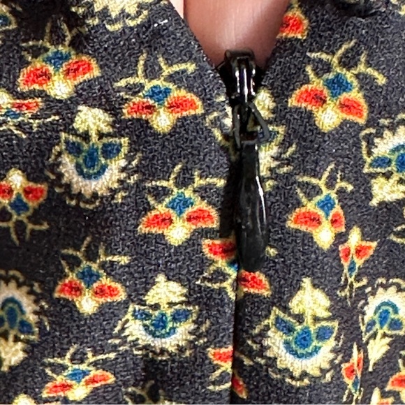 Hollister border print dress,‎ size XS, keyhole back with zipper closure, spring - Picture 8 of 11